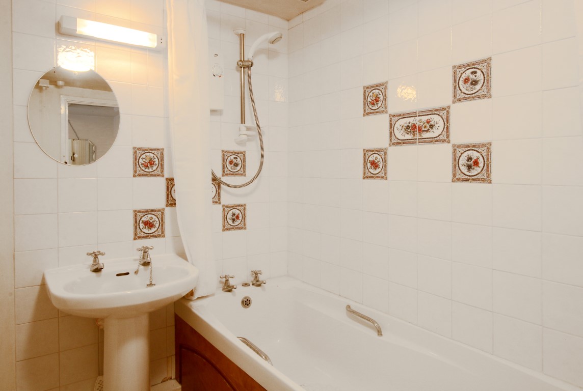 Self Catering - As You Like It Cottage Stratford-upon-Avon - Bathroom