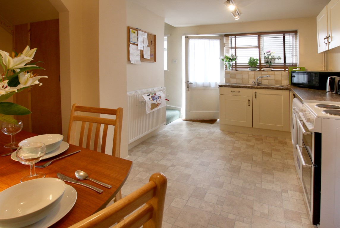 Self Catering - As You Like It Cottage Stratford-upon-Avon - Kitchen